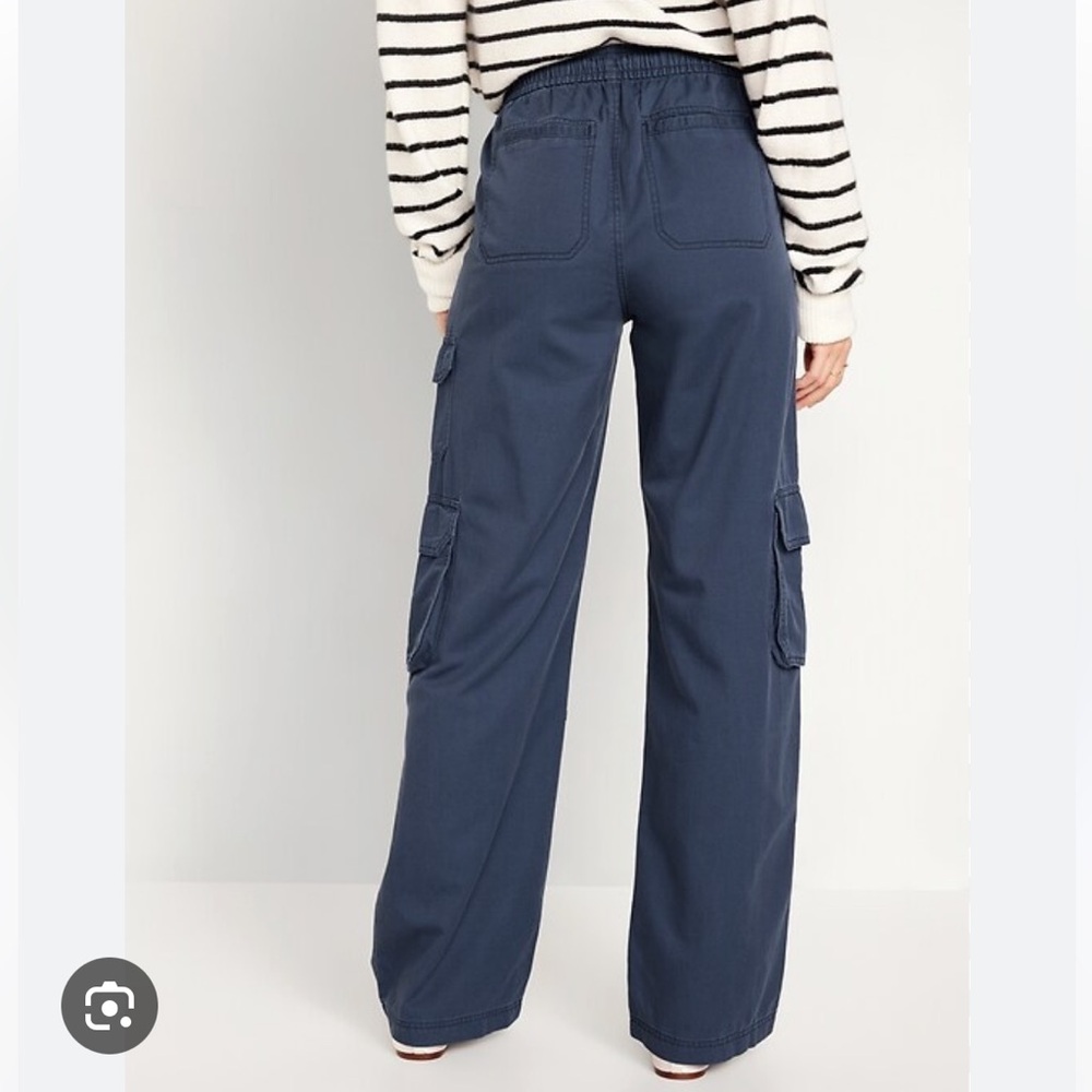 Old Navy mid-rise cargo pants
